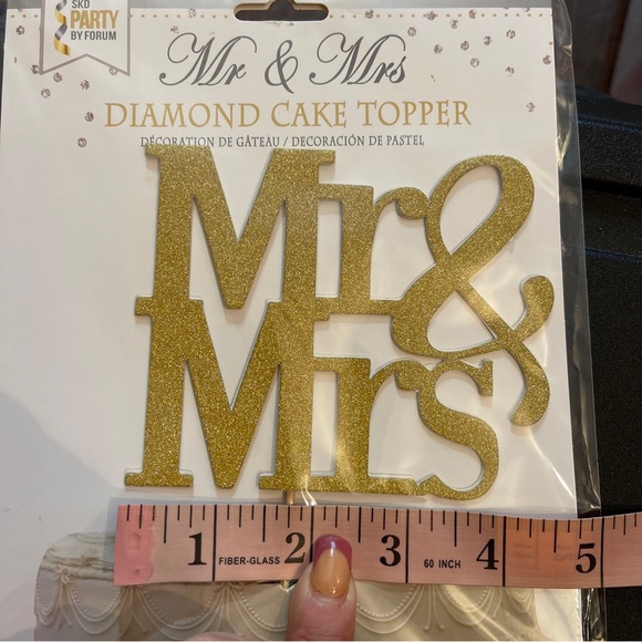 Diamond Glitter Mr & Mrs Cake Topper, Gold, 6-1/2-Inch (Gold) - Picture 9 of 9